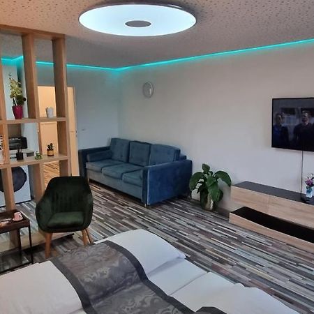 Studio-Apartment ' Andrei 1 ' - Neu In นอยบวร์ก อันแดร์ โดเนา ภายนอก รูปภาพ