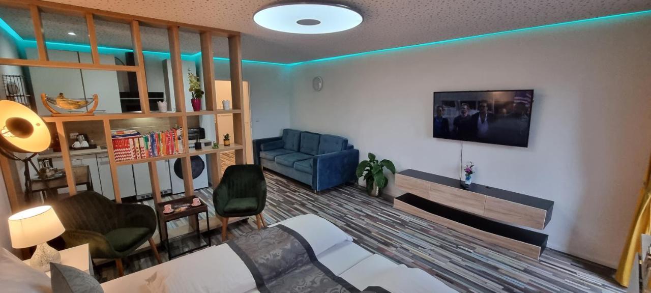 Studio-Apartment ' Andrei 1 ' - Neu In นอยบวร์ก อันแดร์ โดเนา ภายนอก รูปภาพ